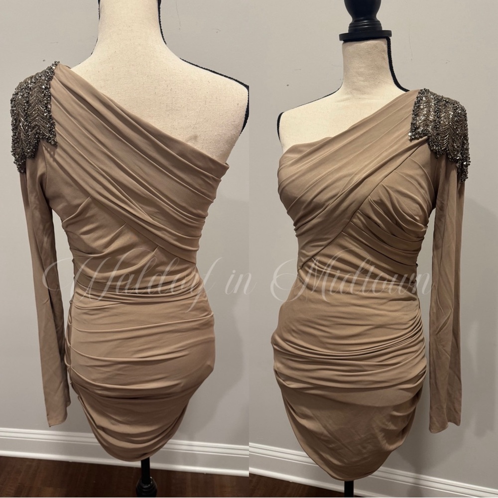 ASO SERENA VAN DER WOODSEN One-Shoulder Beige Dress - Picture 3 of 12
